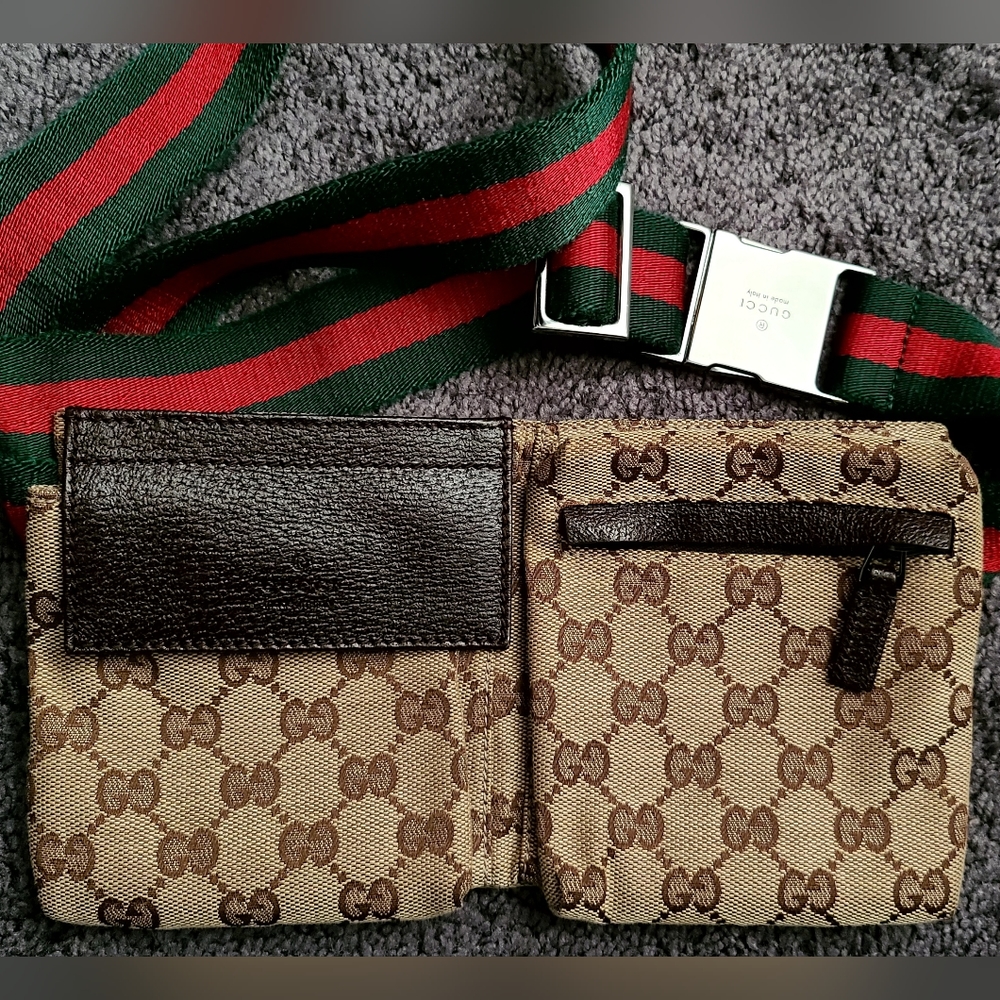 Authentic Gucci small belt bag